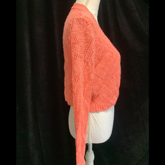 3/$10 🔆 Crop Sweater - Picture 2 of 8